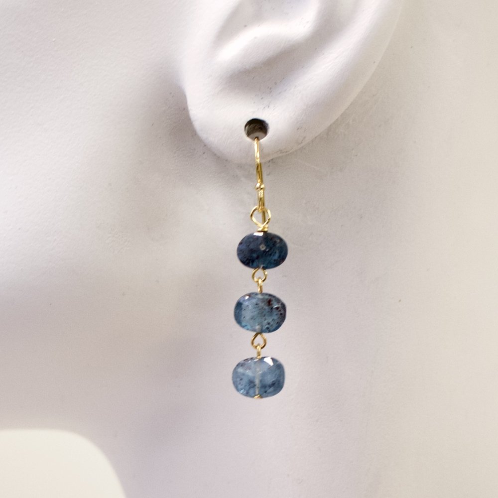 A.V. Max Mini Semi Stack Earring Kyanite